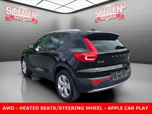 2021 Volvo XC40 T5 Momentum