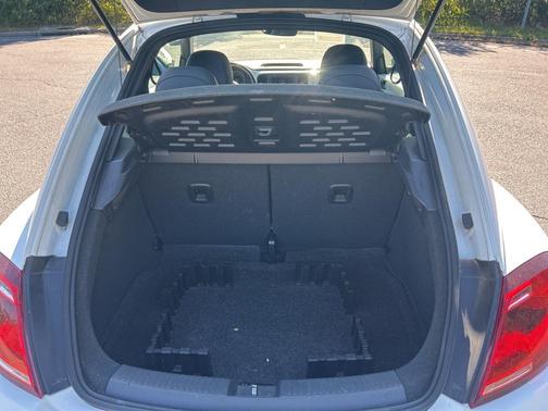 2017 Volkswagen Beetle 1.8T SE