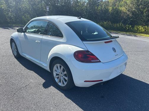 2017 Volkswagen Beetle 1.8T SE