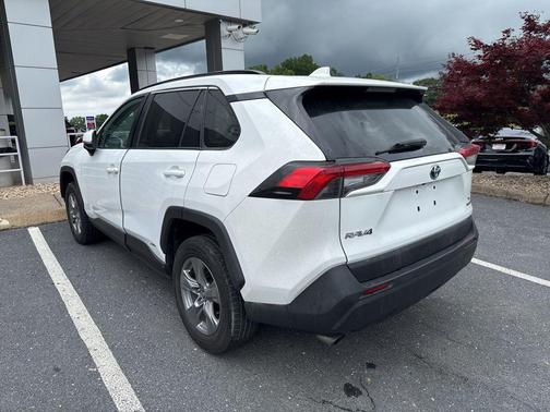 White 2022 Toyota RAV4 Hybrid XLE