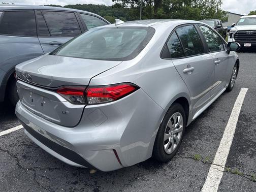 Classic Silver Metallic 2022 Toyota Corolla LE