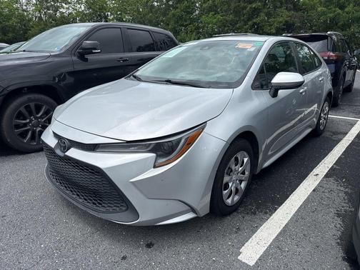 Classic Silver Metallic 2022 Toyota Corolla LE