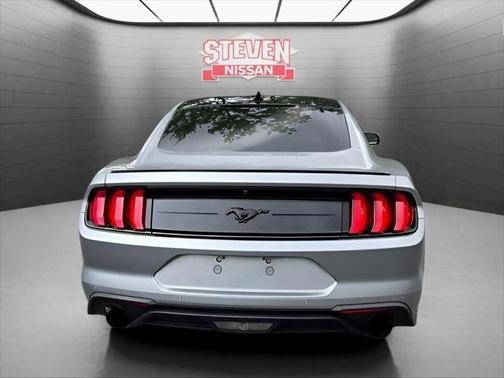 2020 Ford Mustang EcoBoost