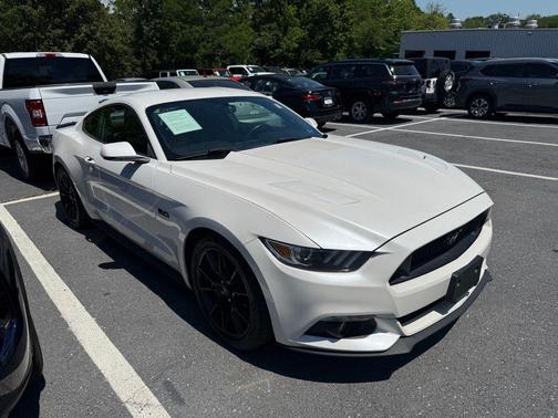 White Platinum Clearcoat Metallic 2017 Ford Mustang GT Premium