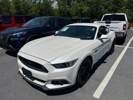 White Platinum Clearcoat Metallic 2017 Ford Mustang GT Premium