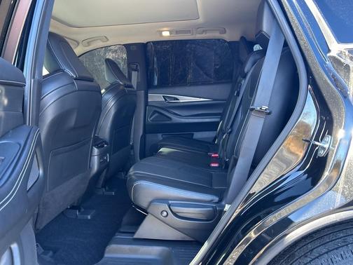 2022 INFINITI QX60 Luxe