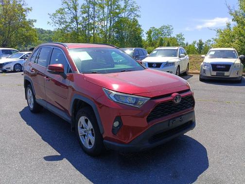 Pearl 2019 Toyota RAV4 XLE