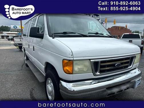 2004 Ford E350 Super Duty XL Wagon
