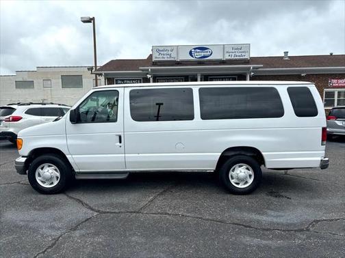 2004 Ford E350 Super Duty XL Wagon