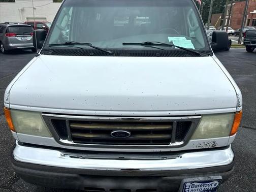 2004 Ford E350 Super Duty XL Wagon