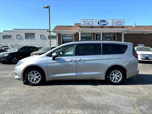2020 Chrysler Voyager LXI