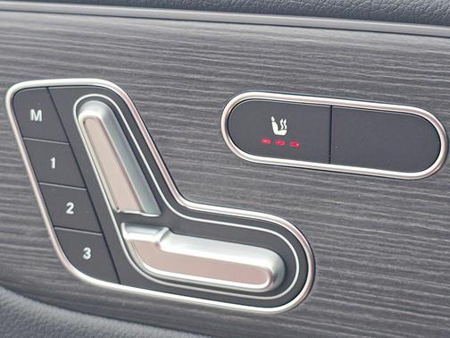 MANUFAKTUR Patagonia Red Metallic 2026 Mercedes-Benz GLA 250 Base 4MATIC