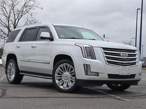 2018 Cadillac Escalade Luxury
