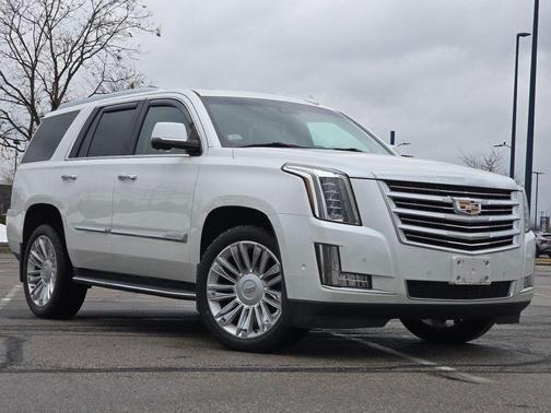 2018 Cadillac Escalade Luxury