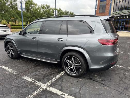 2026 Mercedes-Benz GLS 450 