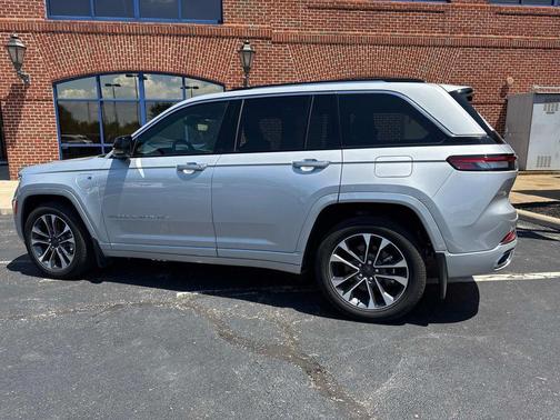 2024 Jeep Grand Cherokee 4xe Overland