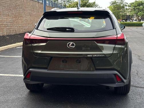 2024 Lexus UX 250h Base