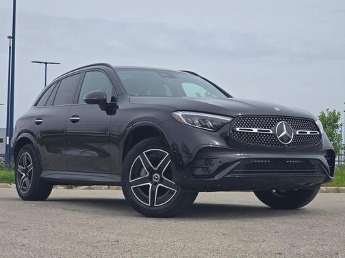Obsidian Black 2026 Mercedes-Benz GLC 300 Base 4MATIC