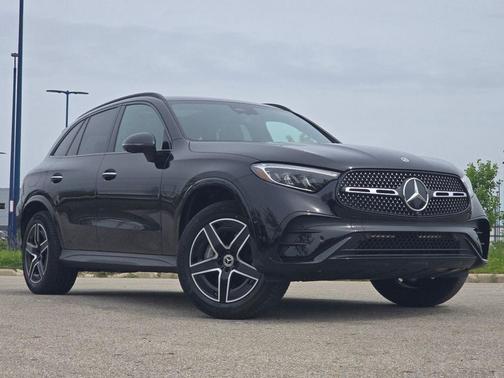 Obsidian Black 2026 Mercedes-Benz GLC 300 Base 4MATIC