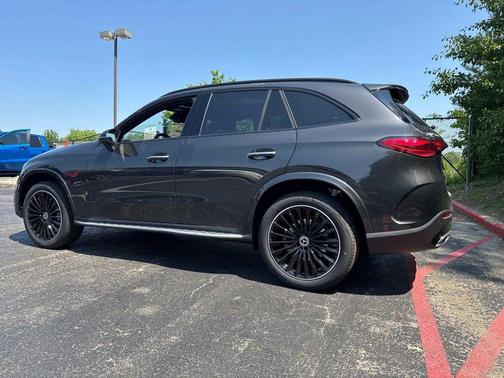 2025 Mercedes-Benz GLC 300 Base 4MATIC