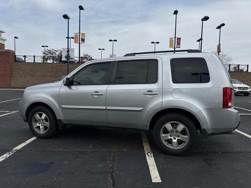 2011 Honda Pilot EX-L w/ Navigation