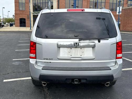 2011 Honda Pilot EX-L w/ Navigation