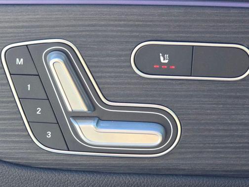 Polar White 2023 Mercedes-Benz GLB 250 Base 4MATIC
