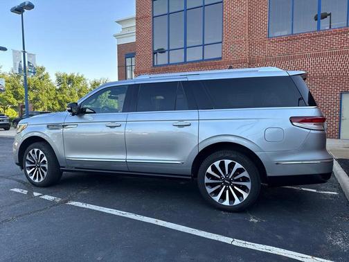 2024 Lincoln Navigator L Reserve