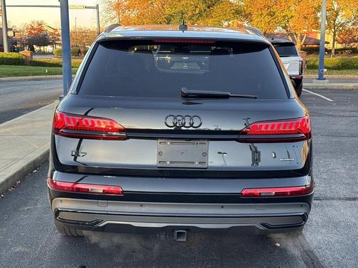 2022 Audi Q7 55 Premium Plus