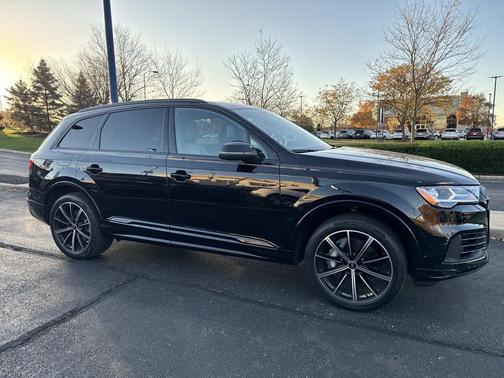 2022 Audi Q7 55 Premium Plus