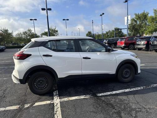 2022 Nissan Kicks S