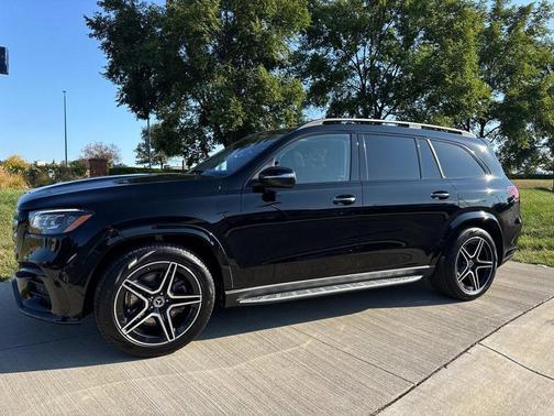 2026 Mercedes-Benz GLS 450 
