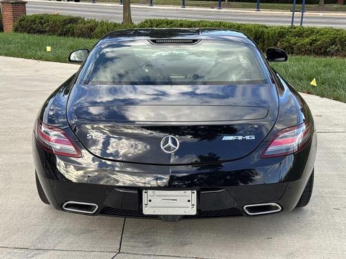 2011 Mercedes-Benz SLS AMG Base
