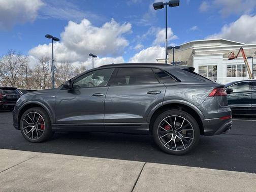 2022 Audi Q8 55 Premium Plus