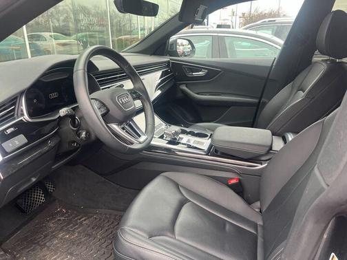 2022 Audi Q8 55 Premium Plus