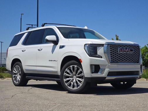 White Frost Tri-Coat 2022 GMC Yukon Denali