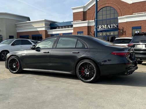 2025 Mercedes-Benz AMG S 63 E Base