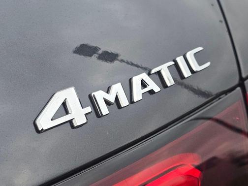 Graphite Gray Metallic 2026 Mercedes-Benz GLC 300 Base 4MATIC