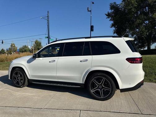 2026 Mercedes-Benz GLS 450 