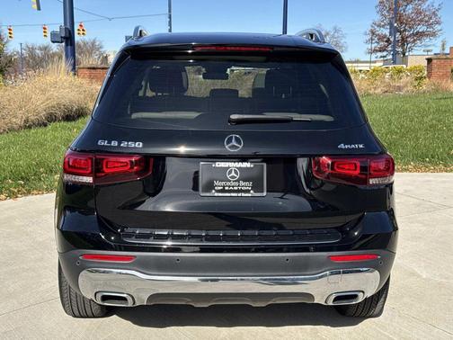 2022 Mercedes-Benz GLB 250 Base 4MATIC