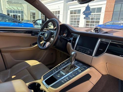 Red 2018 Porsche Macan S