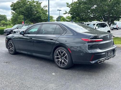 2023 BMW 760 760i xDrive