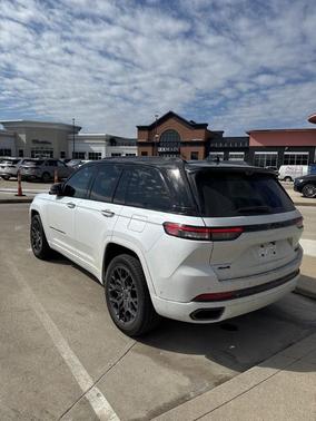 2025 Jeep Grand Cherokee Summit