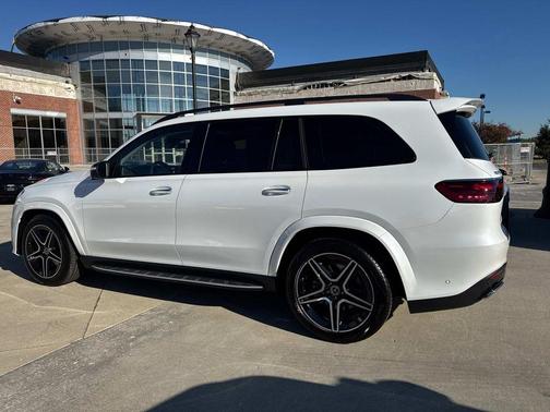 2026 Mercedes-Benz GLS 450 