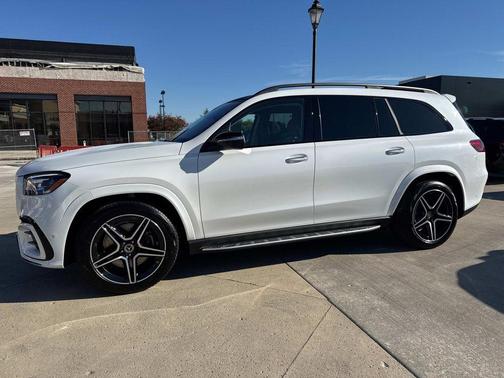 2026 Mercedes-Benz GLS 450 