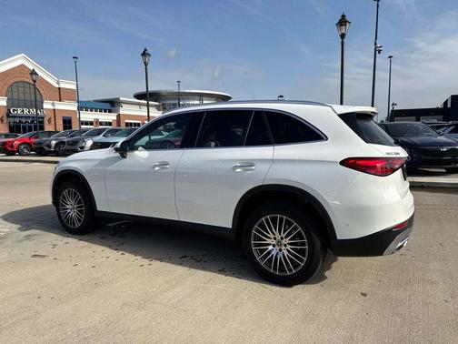 2025 Mercedes-Benz GLC 300 Base 4MATIC
