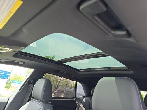 Glacier White Metallic 2026 Audi Q8 55 Premium