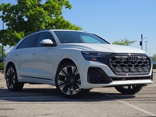 Glacier White Metallic 2026 Audi Q8 55 Premium