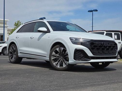 Glacier White Metallic 2026 Audi Q8 55 Premium