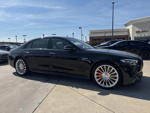 2025 Mercedes-Benz AMG S 63 E Base